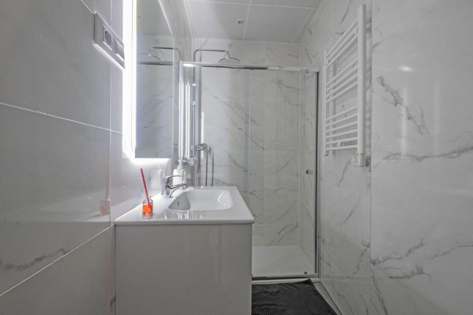 Madrid Modern Apartment Exterior photo