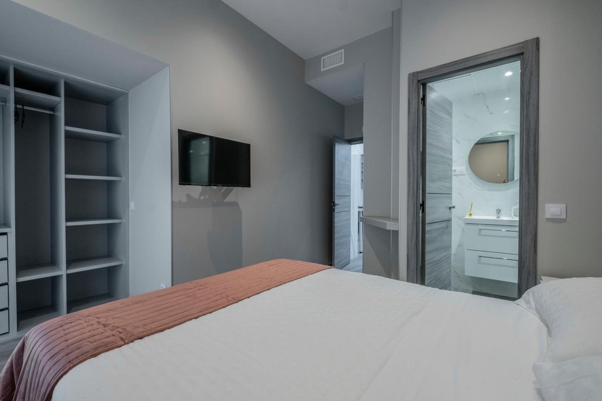 Madrid Modern Apartment Exterior photo